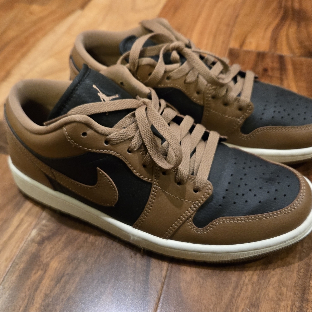 Nike Men's Brown and Black Sneakers